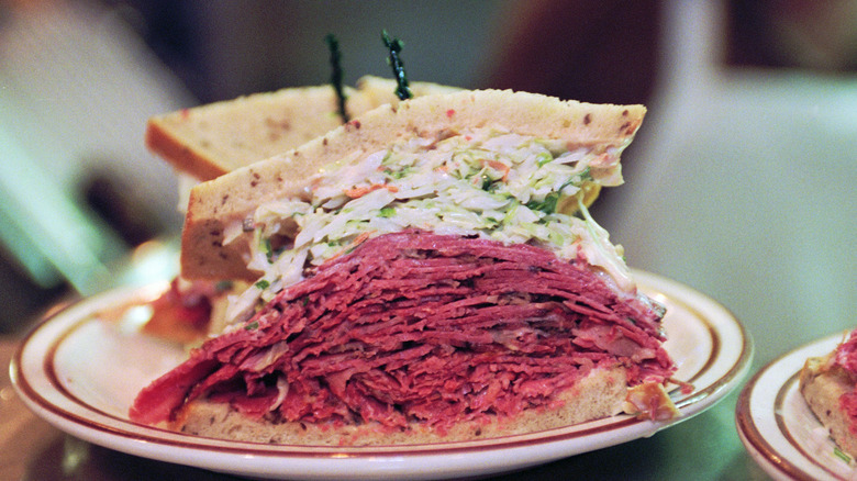 corned beef sandwich with coleslaw on rye