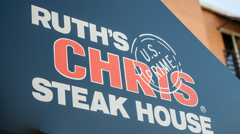 The front of a Ruth's Chris Steak House location